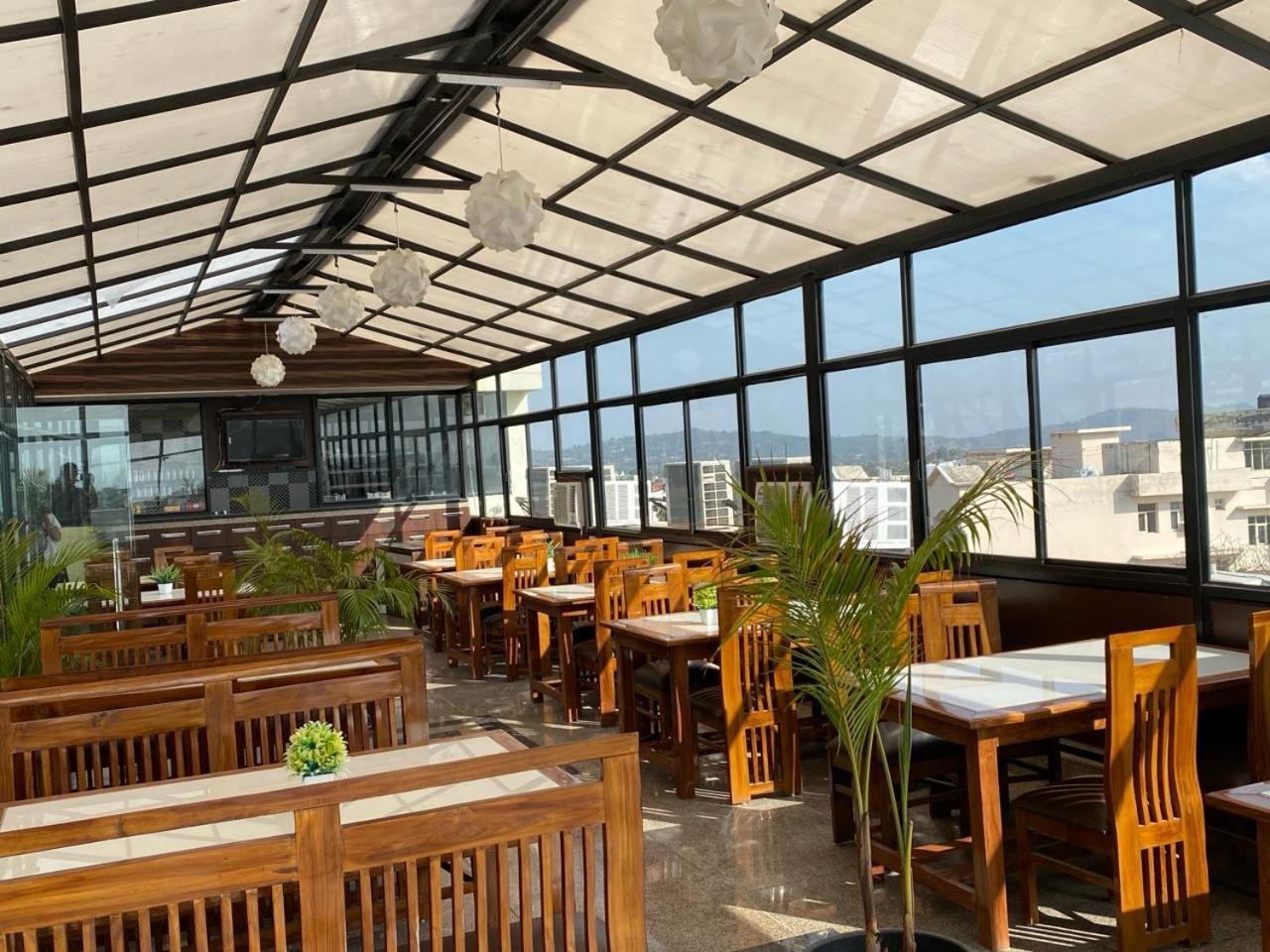 Hotel Katra Royal Stay Екстер'єр фото