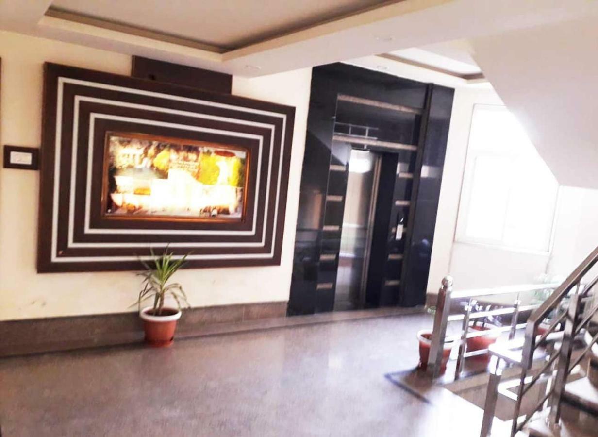 Hotel Katra Royal Stay Екстер'єр фото